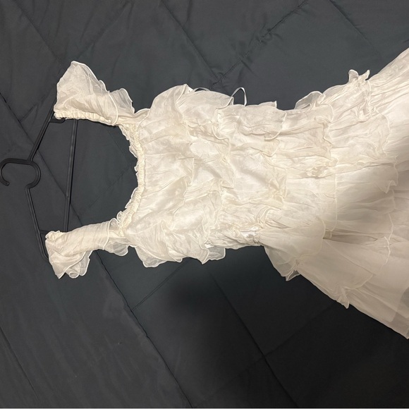 bebe Dresses & Skirts - Bebe 100% silk Ivory Ruffled mini dress